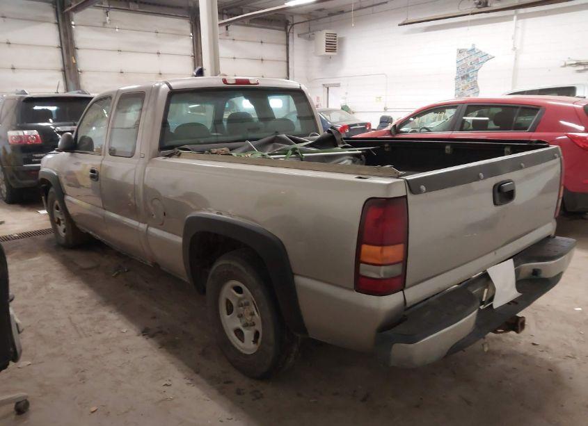 Photo 3 of 2002 Chevrolet Silverado 1500 (VIN 2GCEC19W721348086)