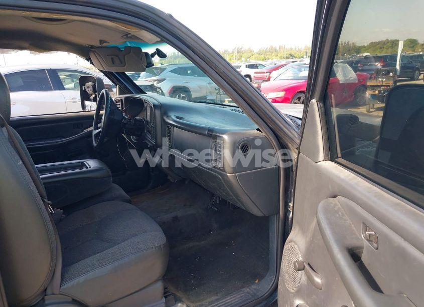 Photo 5 of 1999 Chevrolet Silverado 1500 (VIN 2GCEC19W7X1262039)