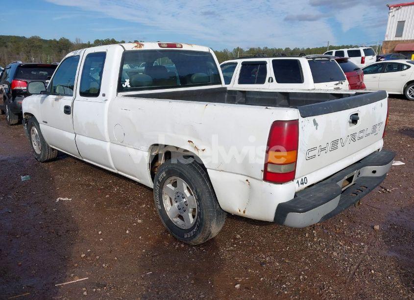 Photo 3 of 2000 Chevrolet Silverado 1500 (VIN 2GCEC19W7Y1101577)