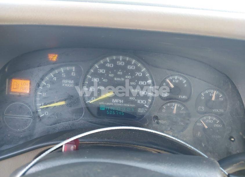 Photo 7 of 2000 Chevrolet Silverado 1500 (VIN 2GCEC19W7Y1101577)