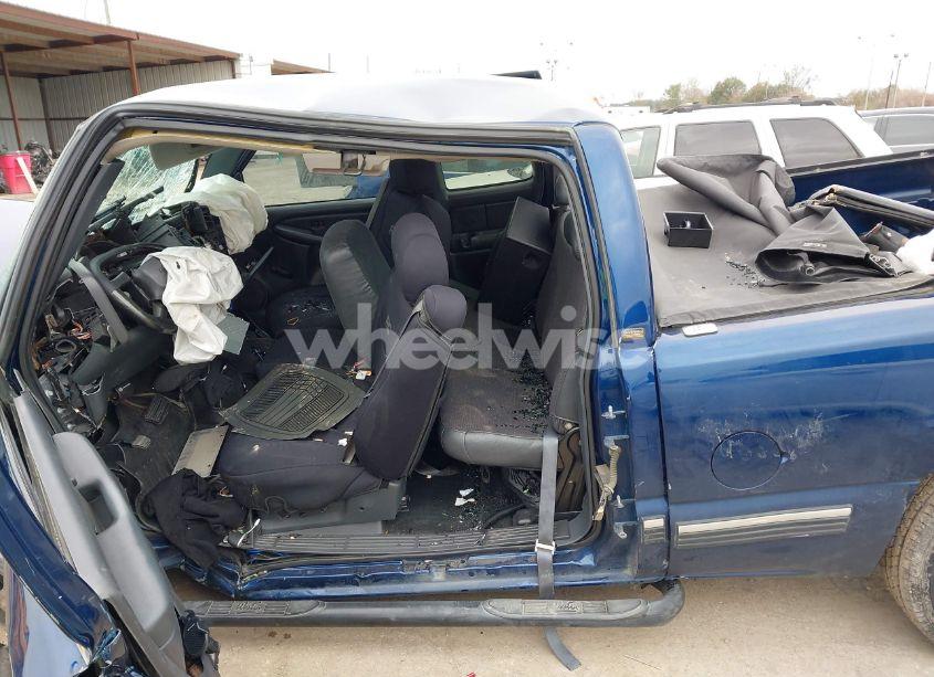 Photo 15 of 2000 Chevrolet Silverado 1500 (VIN 2GCEC19W7Y1367696)