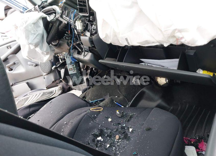 Photo 5 of 2000 Chevrolet Silverado 1500 (VIN 2GCEC19W7Y1367696)