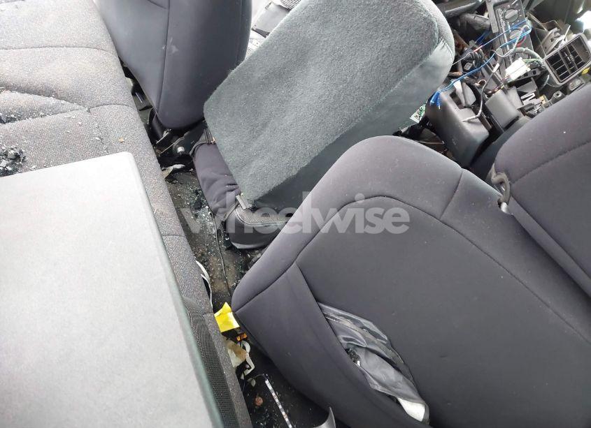 Photo 8 of 2000 Chevrolet Silverado 1500 (VIN 2GCEC19W7Y1367696)