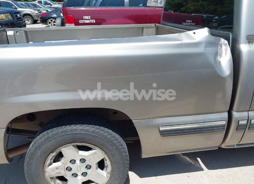 Photo 6 of 2001 Chevrolet Silverado 1500 (VIN 2GCEC19W811219076)