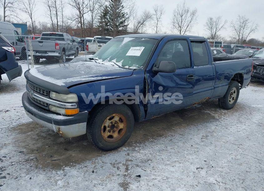 Photo 2 of 2001 Chevrolet Silverado 1500 (VIN 2GCEC19W911361162)