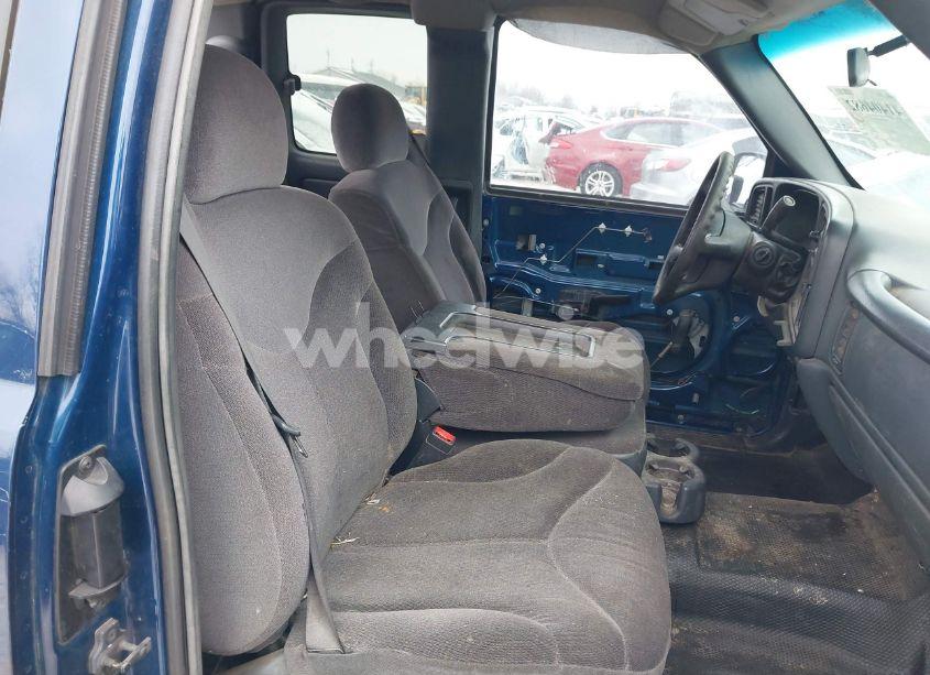 Photo 5 of 2001 Chevrolet Silverado 1500 (VIN 2GCEC19W911361162)