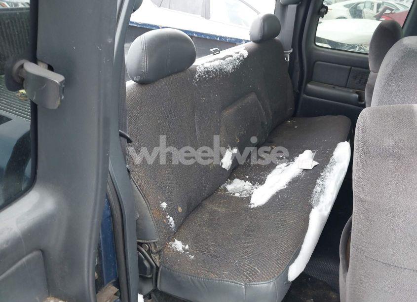 Photo 8 of 2001 Chevrolet Silverado 1500 (VIN 2GCEC19W911361162)