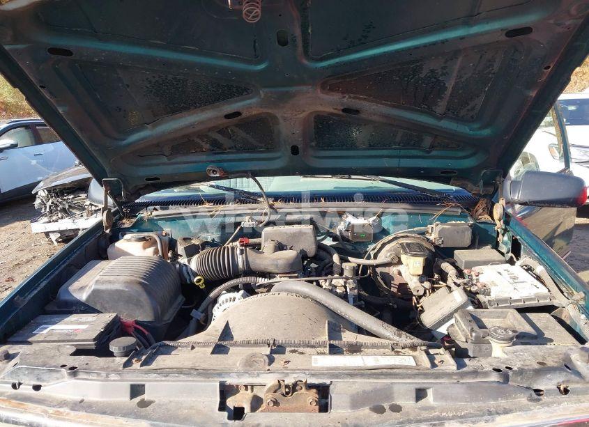 Photo 10 of 1996 Chevrolet Gmt-400 C1500 (VIN 2GCEC19WXT1172720)