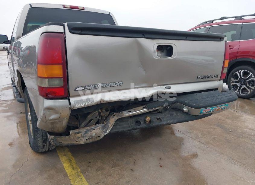 Photo 6 of 2000 Chevrolet Silverado 1500 LS (VIN 2GCEC19WXY1357051)
