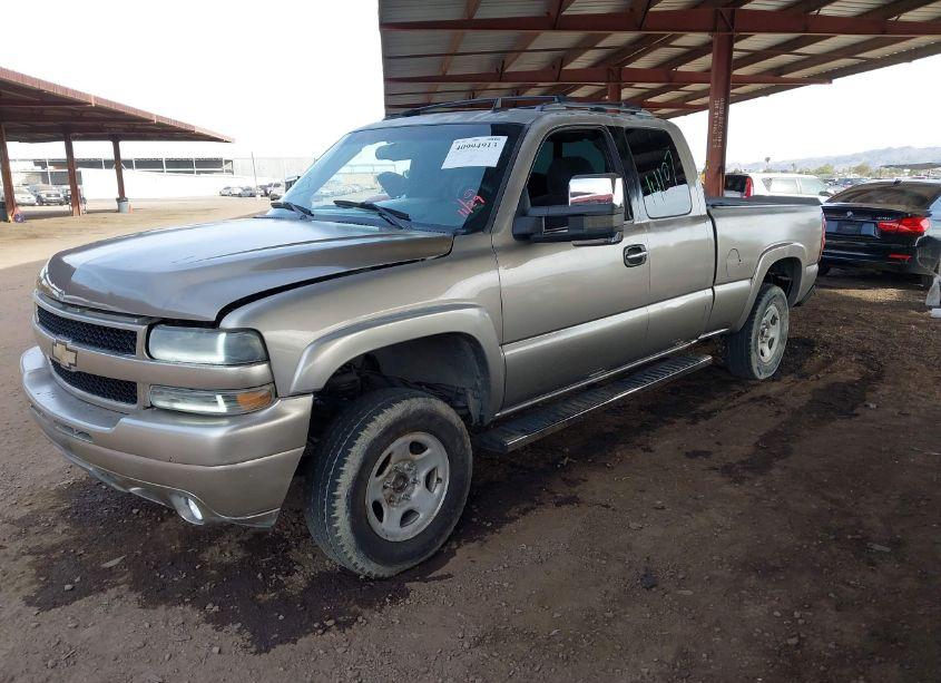 Photo 2 of 2002 Chevrolet Silverado 1500 (VIN 2GCEC19X021202346)