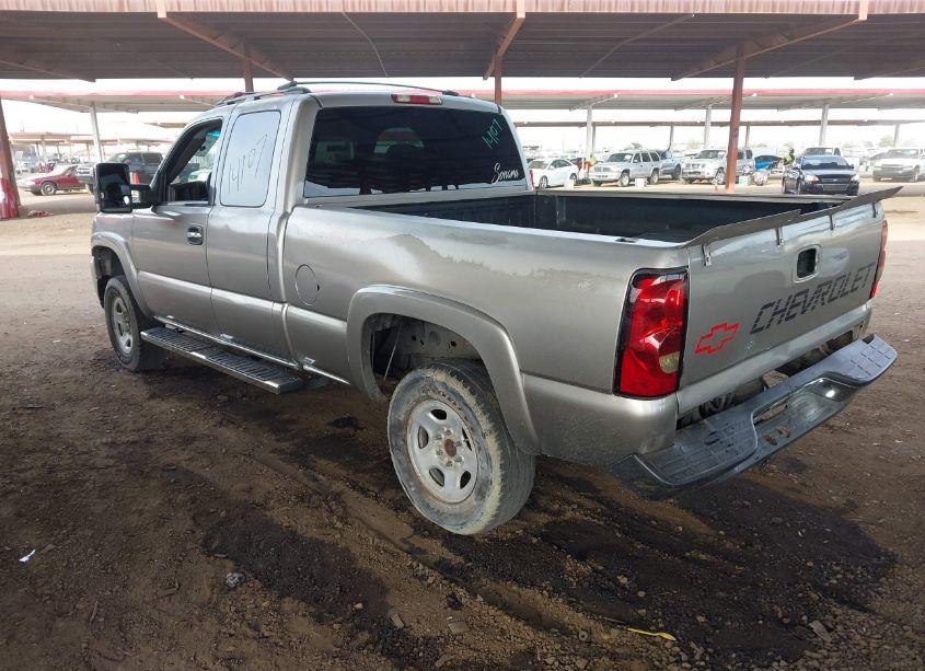 Photo 3 of 2002 Chevrolet Silverado 1500 (VIN 2GCEC19X021202346)