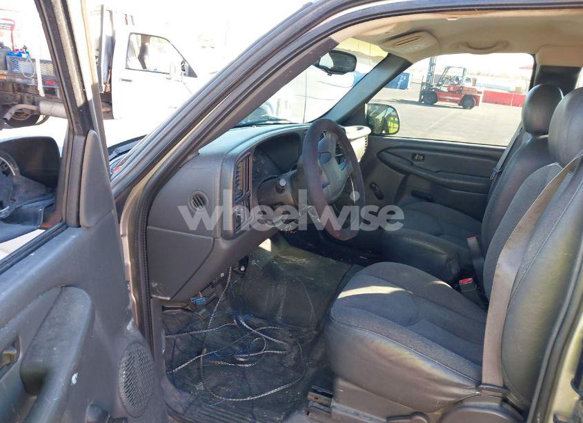 Photo 5 of 2003 Chevrolet Silverado 1500 WORK TRUCK (VIN 2GCEC19X531397734)