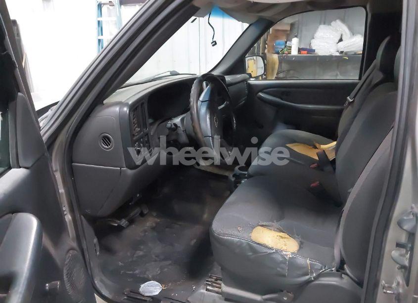 Photo 5 of 2003 Chevrolet Silverado 1500 WORK TRUCK (VIN 2GCEC19X831322400)