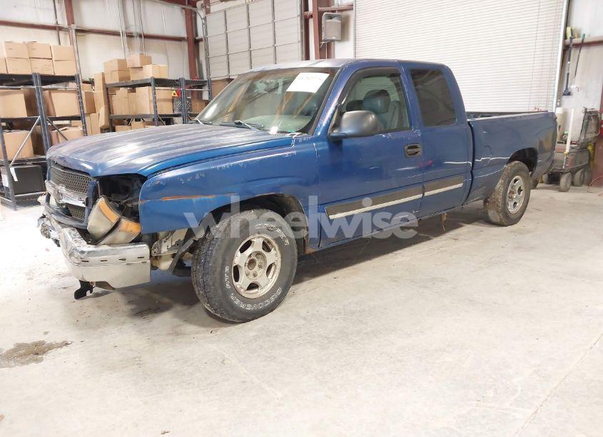 Photo 2 of 2003 Chevrolet Silverado 1500 (VIN 2GCEC19X831324969)