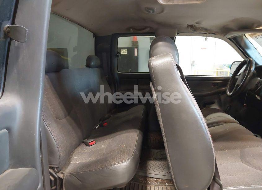 Photo 8 of 2003 Chevrolet Silverado 1500 (VIN 2GCEC19X831324969)