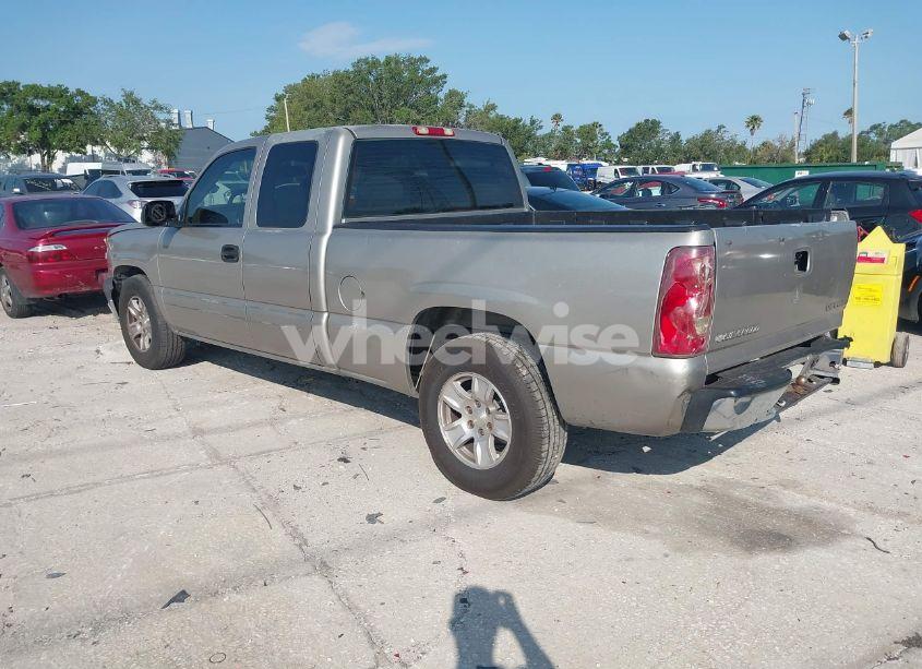 Photo 3 of 2003 Chevrolet Silverado 1500 LS (VIN 2GCEC19XX31244508)