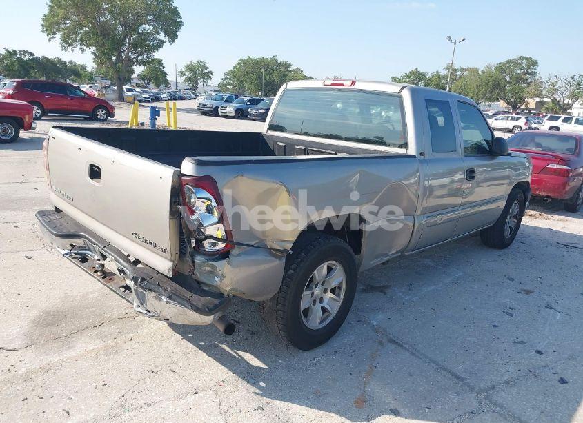 Photo 4 of 2003 Chevrolet Silverado 1500 LS (VIN 2GCEC19XX31244508)