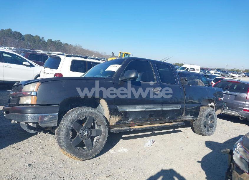 Photo 13 of 2003 Chevrolet Silverado 1500 (VIN 2GCEC19XX31352031)