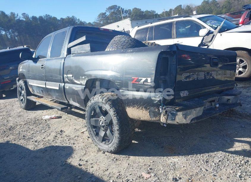 Photo 3 of 2003 Chevrolet Silverado 1500 (VIN 2GCEC19XX31352031)