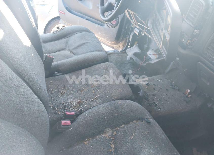 Photo 5 of 2003 Chevrolet Silverado 1500 (VIN 2GCEC19XX31352031)