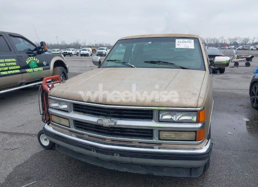 Photo 6 of 1994 Chevrolet Gmt-400 C1500 (VIN 2GCEC19Z6R1198279)