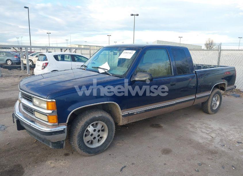 Photo 2 of 2005 Chevrolet Silverado C1500 (VIN 2GCEC19Z851250727)