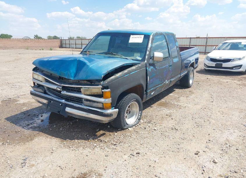 Photo 2 of 1993 Chevrolet Gmt-400 C1500 (VIN 2GCEC19Z8P1128683)