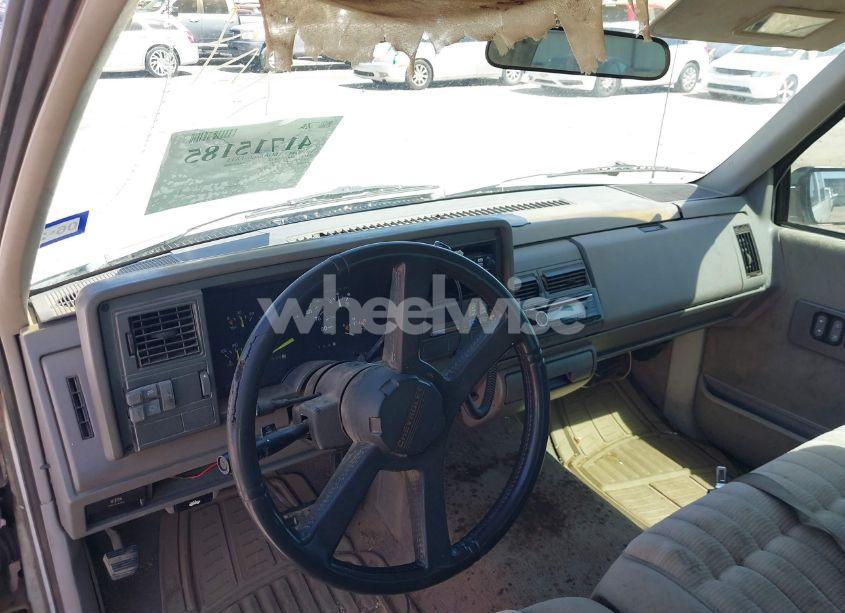 Photo 13 of 1993 Chevrolet Gmt-400 C1500 (VIN 2GCEC19Z8P1205570)