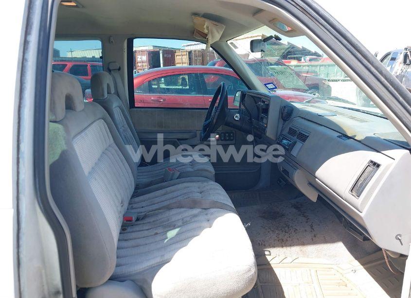 Photo 5 of 1993 Chevrolet Gmt-400 C1500 (VIN 2GCEC19Z8P1205570)