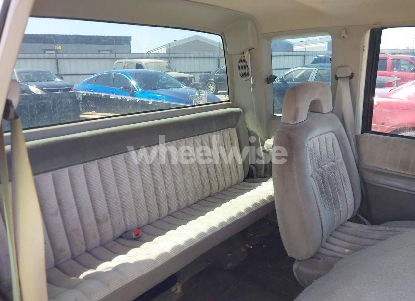 Photo 8 of 1993 Chevrolet Gmt-400 C1500 (VIN 2GCEC19Z8P1205570)