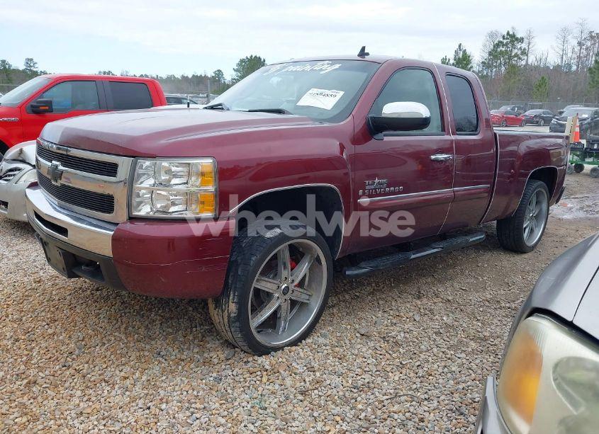 Photo 2 of 2009 Chevrolet Silverado 1500 LT (VIN 2GCEC290091109555)