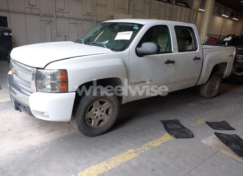 Photo 2 of 2007 Chevrolet Silverado 1500 LT1 (VIN 2GCEK133771641267)