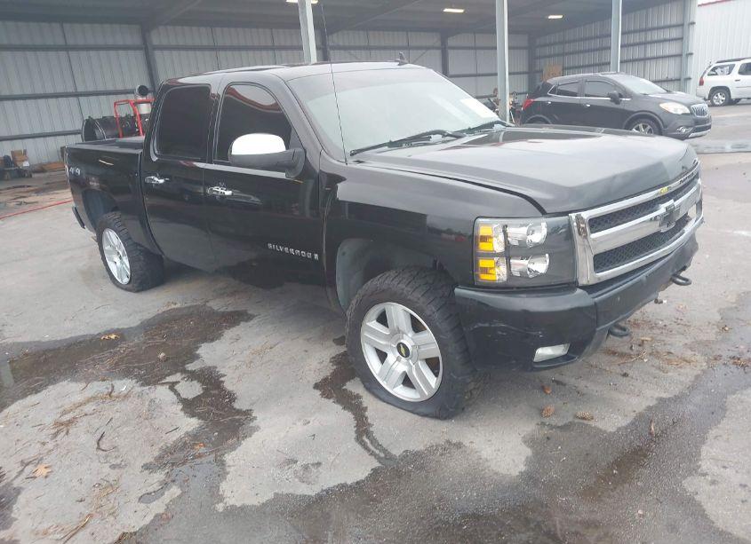 2007 Chevrolet Silverado 1500 LTZ (VIN 2GCEK133971585932) main photo