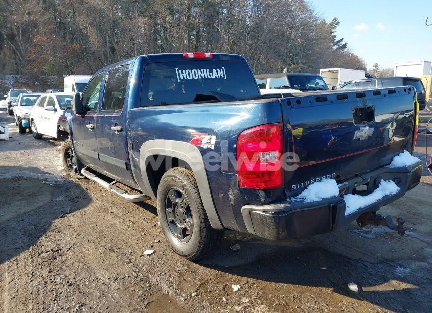 Photo 3 of 2007 Chevrolet Silverado 1500 LT1 (VIN 2GCEK13C071636203)