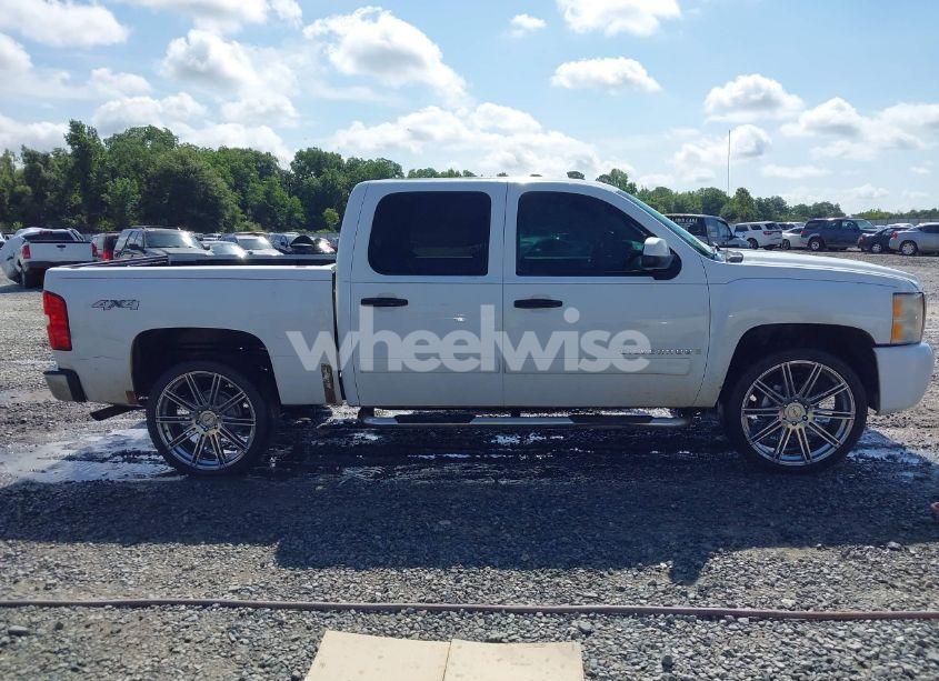 Photo 13 of 2007 Chevrolet Silverado 1500 LT1 (VIN 2GCEK13C071639599)