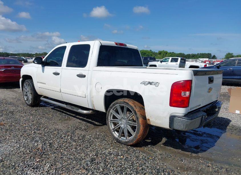 Photo 3 of 2007 Chevrolet Silverado 1500 LT1 (VIN 2GCEK13C071639599)