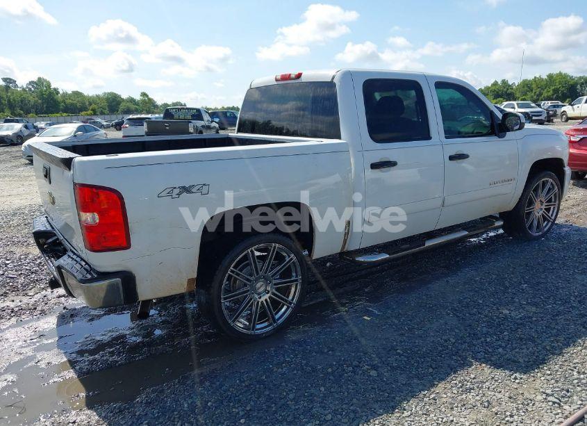 Photo 4 of 2007 Chevrolet Silverado 1500 LT1 (VIN 2GCEK13C071639599)