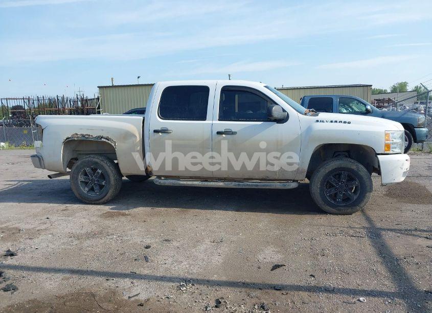 Photo 13 of 2007 Chevrolet Silverado 1500 LS/LT1/WORK TRUCK (VIN 2GCEK13C271605924)