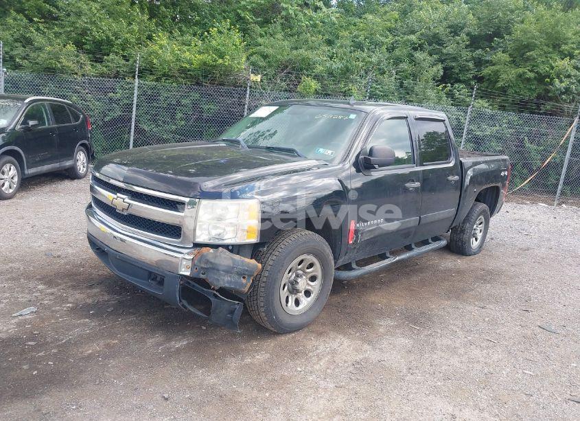 Photo 2 of 2007 Chevrolet Silverado 1500 LT1 (VIN 2GCEK13C271652287)