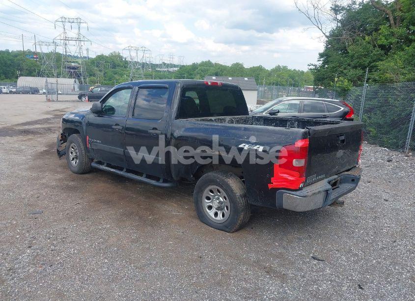 Photo 3 of 2007 Chevrolet Silverado 1500 LT1 (VIN 2GCEK13C271652287)