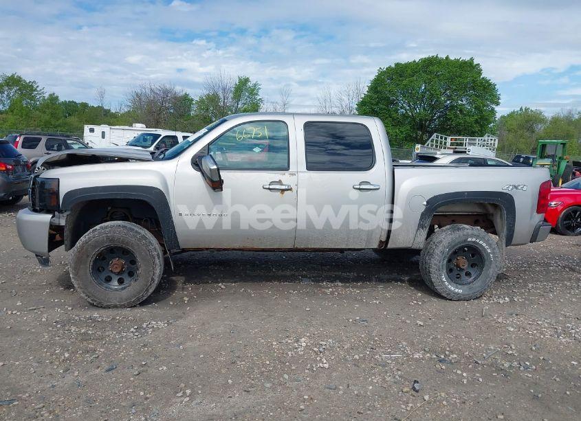 Photo 14 of 2007 Chevrolet Silverado 1500 LT1 (VIN 2GCEK13C571575544)