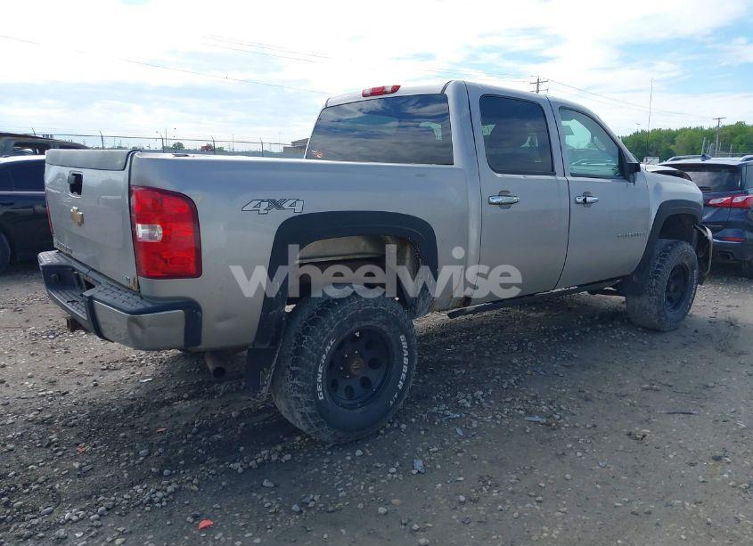 Photo 4 of 2007 Chevrolet Silverado 1500 LT1 (VIN 2GCEK13C571575544)