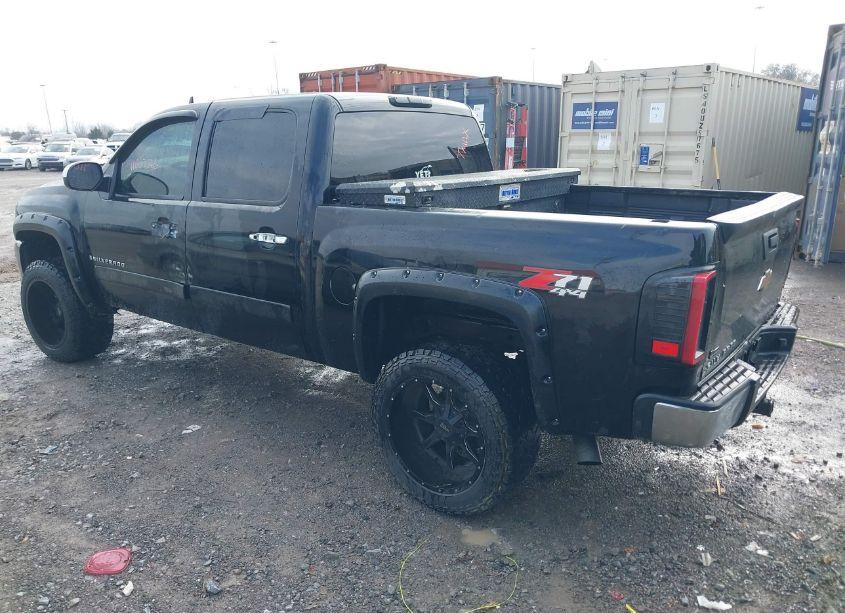 Photo 3 of 2007 Chevrolet Silverado 1500 LT1 (VIN 2GCEK13C871561699)