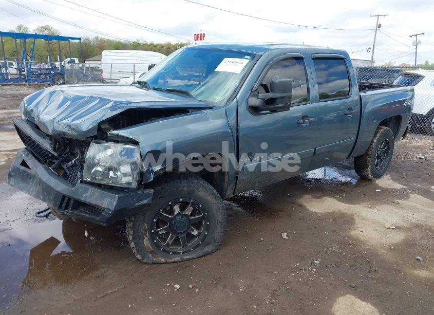 Photo 2 of 2007 Chevrolet Silverado 1500 LT1 (VIN 2GCEK13C871577160)
