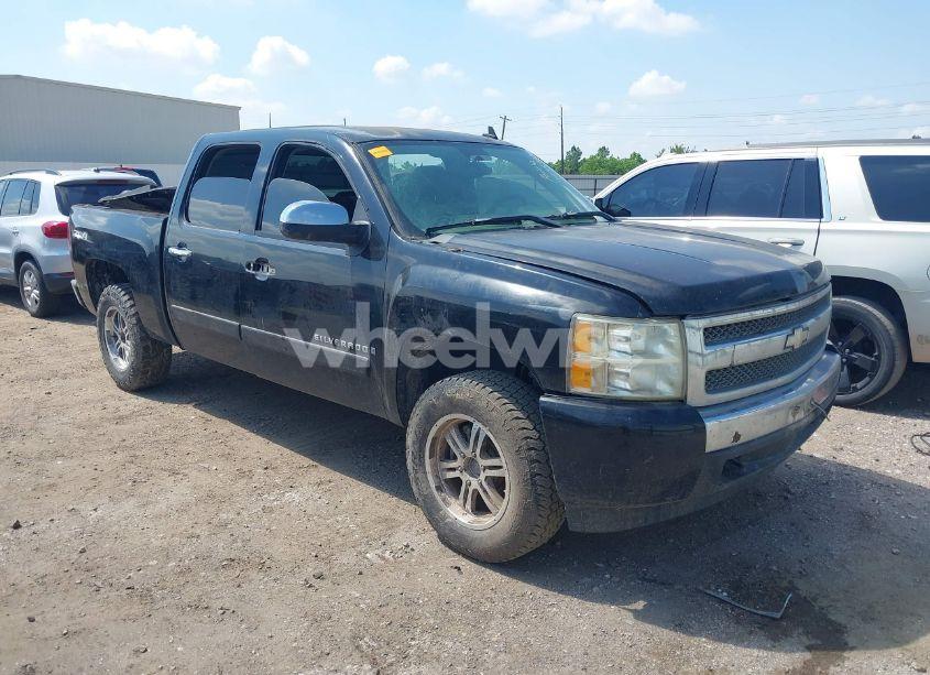 2007 Chevrolet Silverado 1500 LS (VIN 2GCEK13CX71727365) main photo