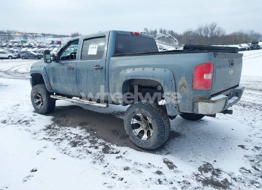 Photo 3 of 2007 Chevrolet Silverado 1500 LT1 (VIN 2GCEK13M171527788)