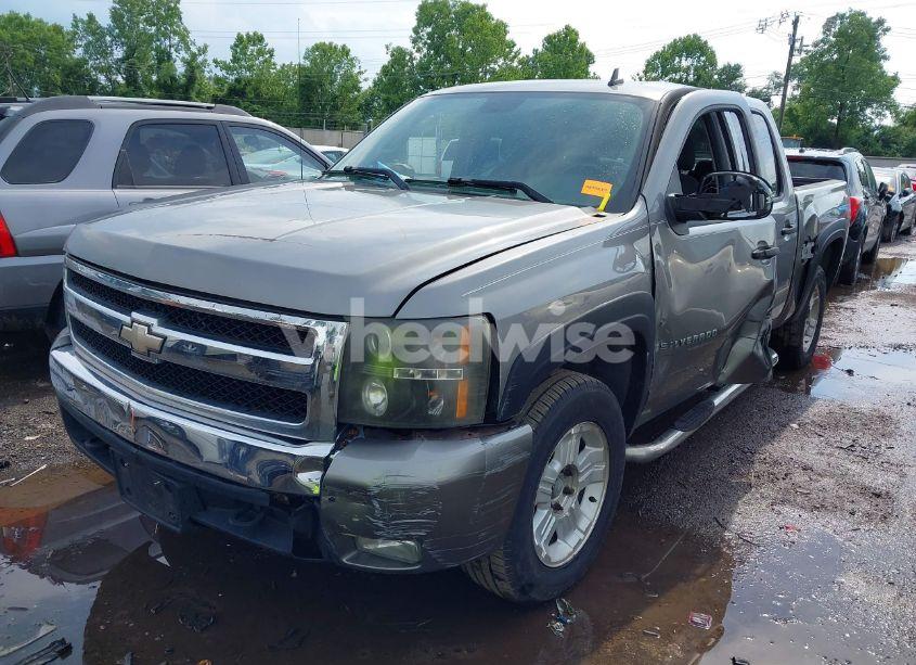 Photo 2 of 2007 Chevrolet Silverado 1500 LT1 (VIN 2GCEK13M171601808)