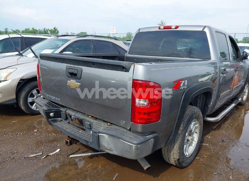 Photo 4 of 2007 Chevrolet Silverado 1500 LT1 (VIN 2GCEK13M171601808)