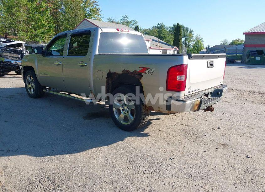 Photo 3 of 2007 Chevrolet Silverado 1500 LT2 (VIN 2GCEK13M271549802)
