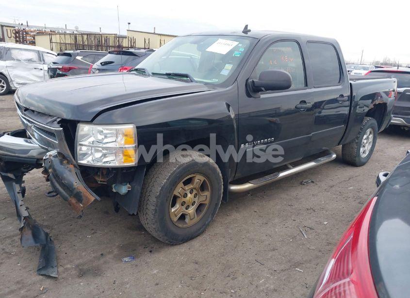 Photo 2 of 2007 Chevrolet Silverado 1500 LT1 (VIN 2GCEK13M271662584)